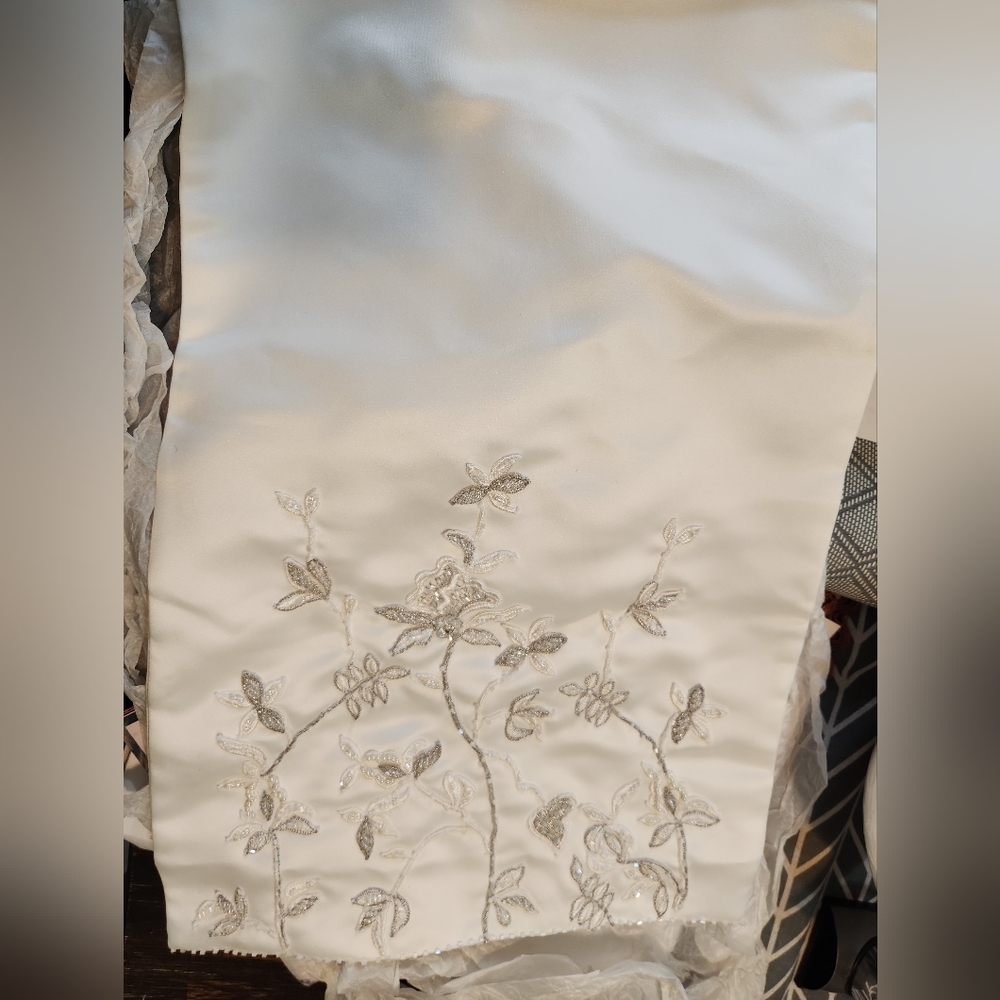 Satin Bridal Shawl - Picture 3 of 9